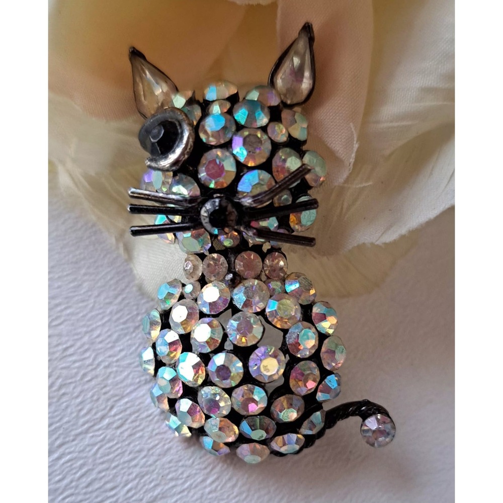 Vintage Winking Kitty Cat Aurora Borealis Rhinestone Brooch Pin 2"